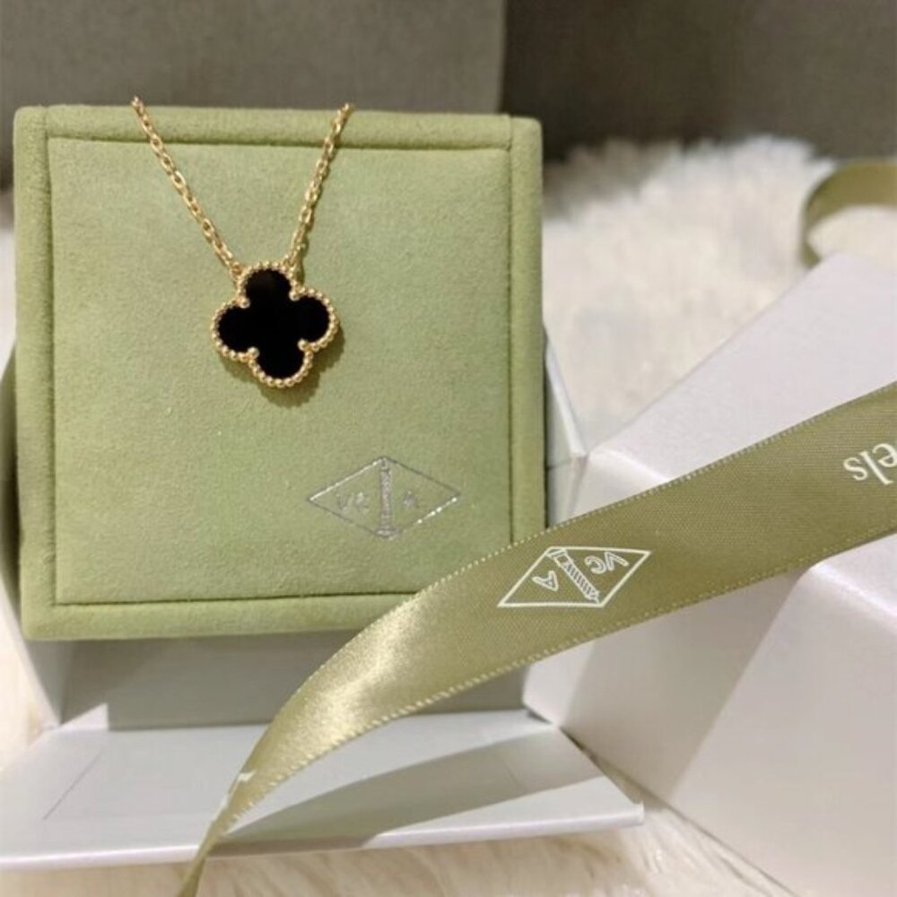 ☀️❤️ATHENNTIC☀️❤️Van Cleef & Arpels Necklace
